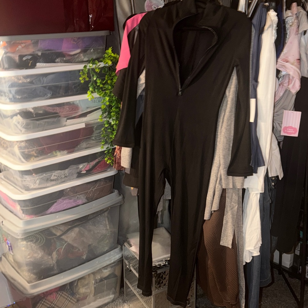 Black Zipper Front Bodysuit Size-L - Picture 7 of 7